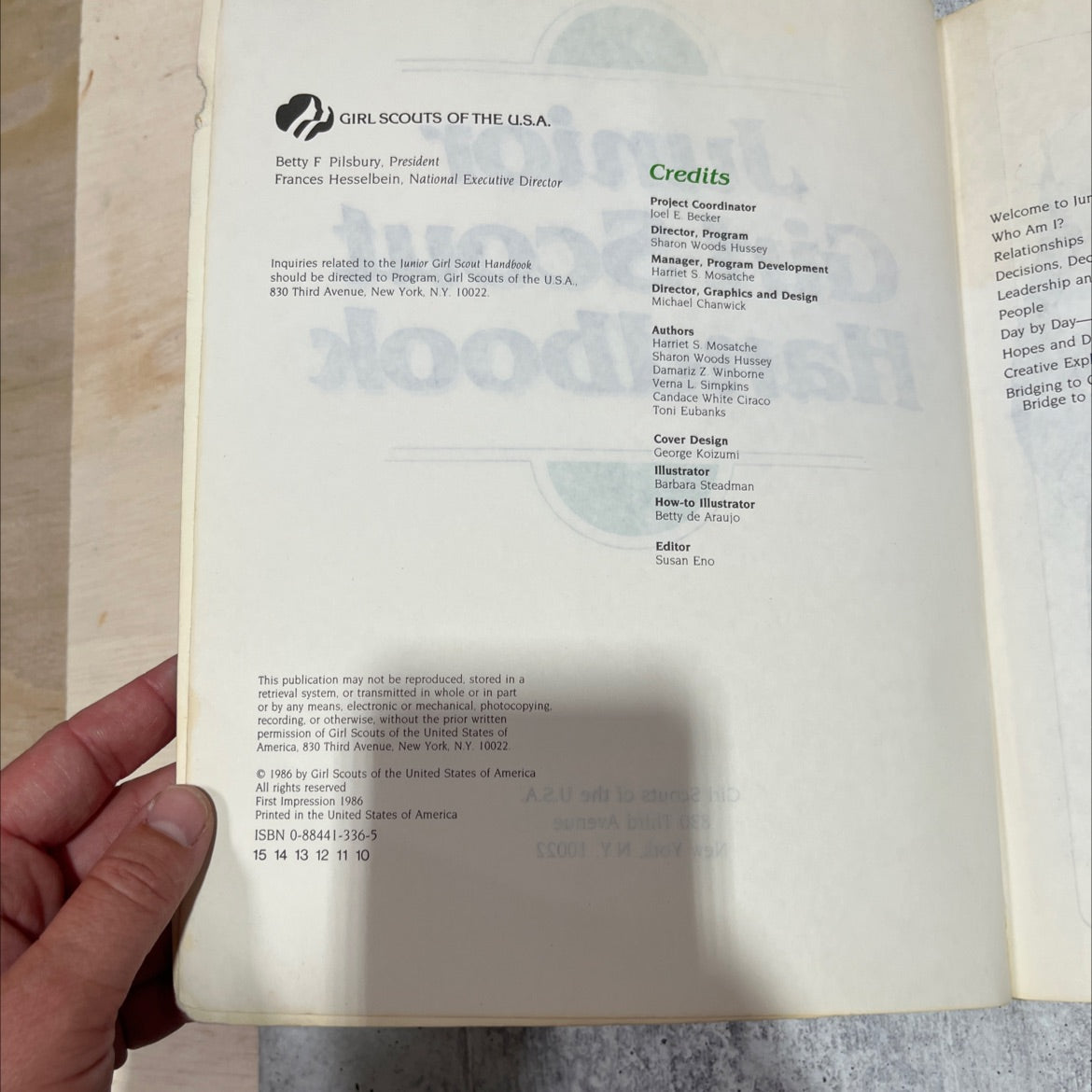junior girl scout handbook book, by Harriet S. Mosatche, Sharon Woods Hussey, Damariz Z. Winborne, Verna L. Simpkins, image 3