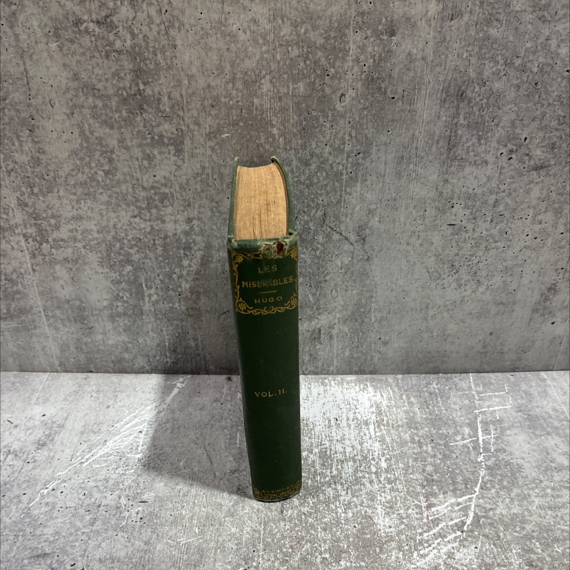 les miserables book, by victor hugo, 1970 Hardcover image 3