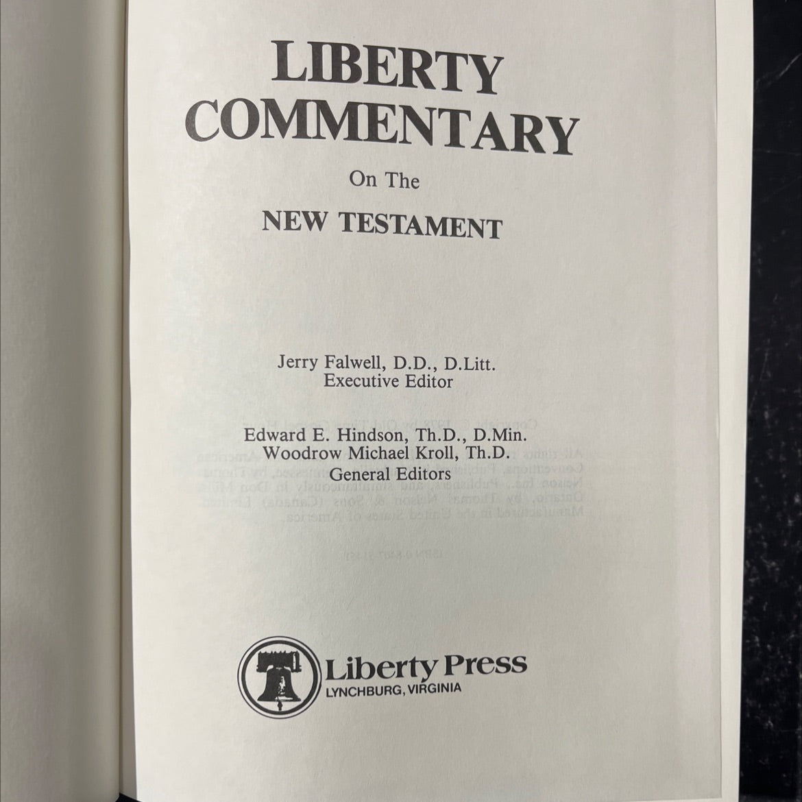 liberty commentary on the new testament book, by Jerry Falwell, D.D., D.Litt., 1978 Hardcover image 2