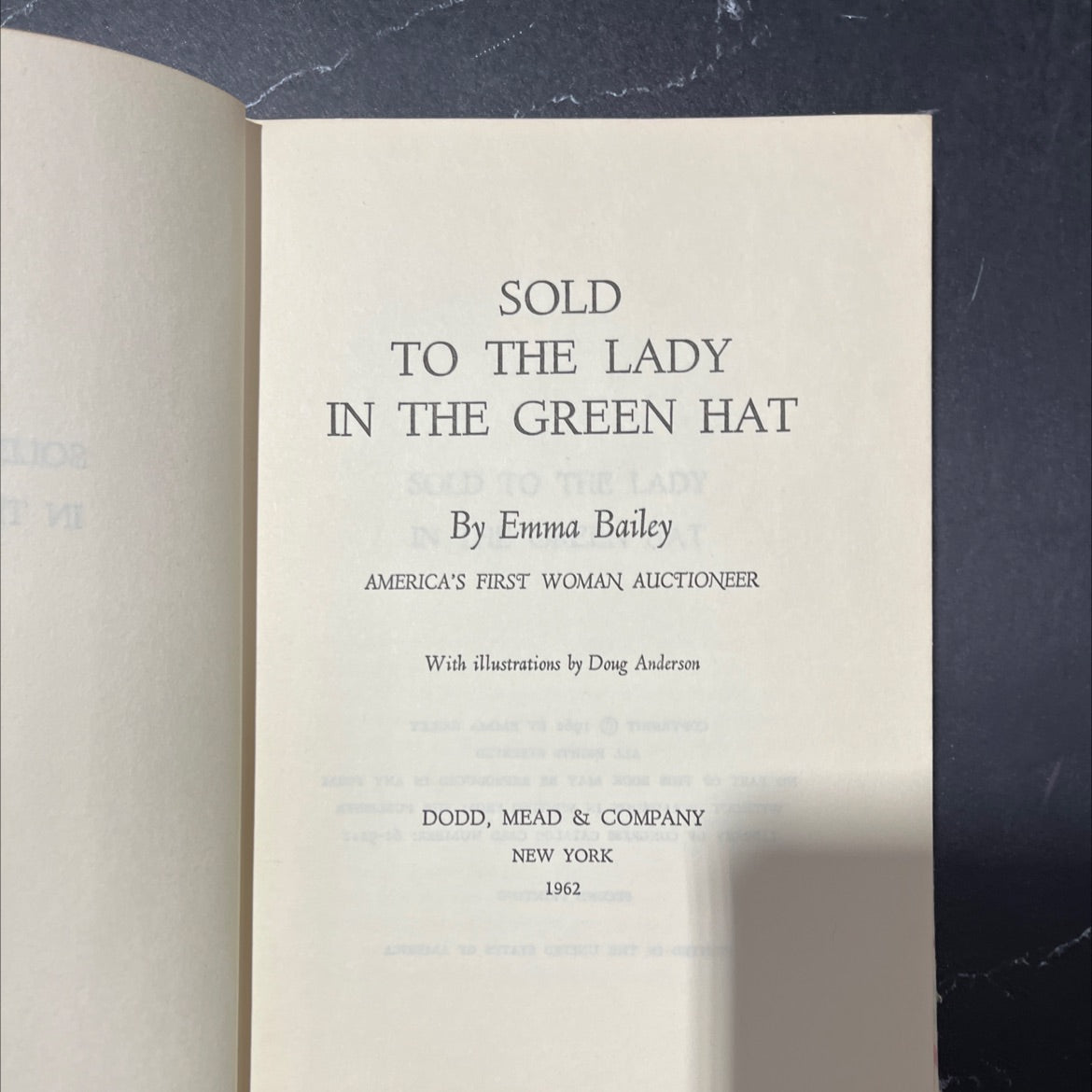 lide ti sold to the lady in the green hat sold to the lady book, by Emma Bailey, 1962 Hardcover image 2
