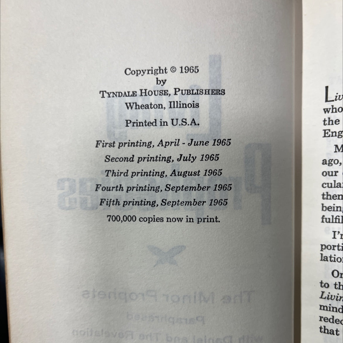 living prophecies the minor prophets paraphrased with daniel and the revelation book, by kenneth n. taylor, 1965 image 3