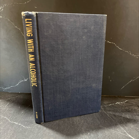 living with an alcoholic with the help of al-anon book, by world al-anon family group headquarters, inc., 1978 Hardcover image 1