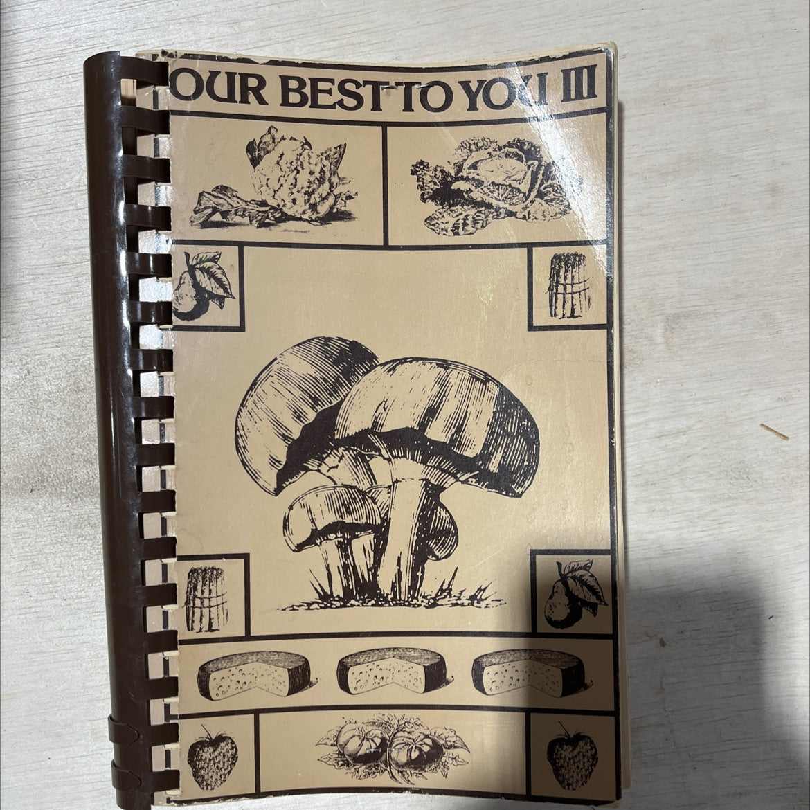 lolly coustan memorial our best to you iii book, by unknown, 1976 Paperback, First Edition, Vintage image 1