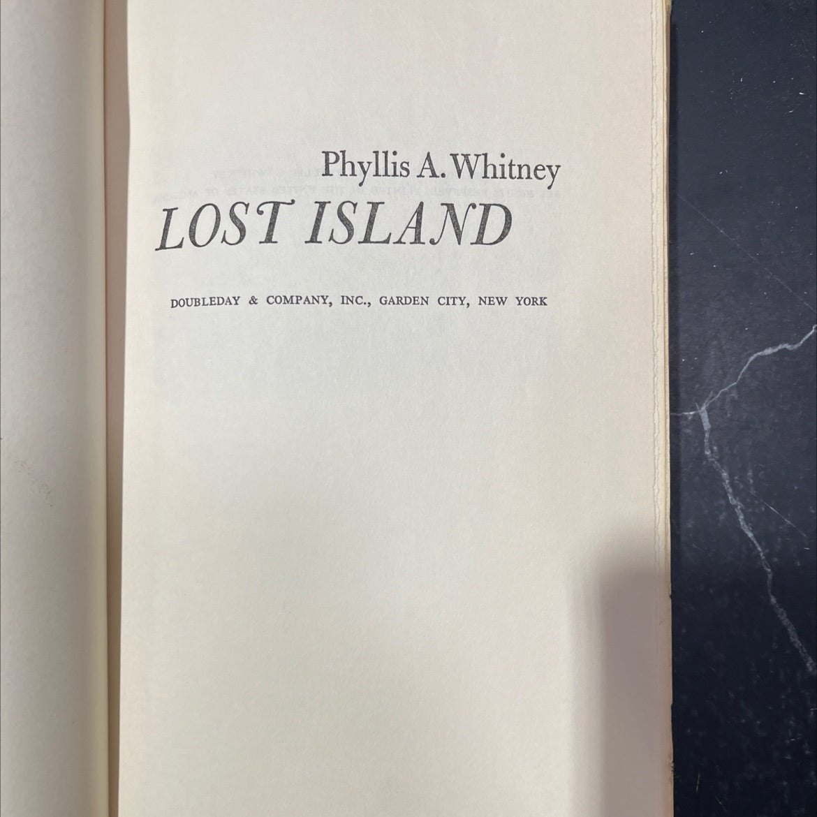 lost island book, by phyllis a. whitney, 1970 Hardcover image 2
