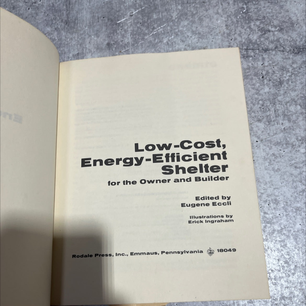 low-cost, energy-efficient shelter for the owner and builder book, by Eugene Eccli, 1976 Hardcover image 2