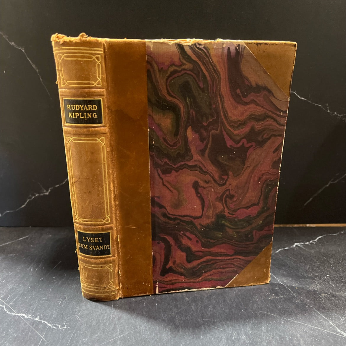lyset som svandt book, by rudyard kipling, 1928 Leather image 1