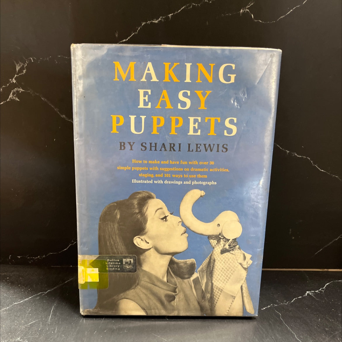making easy puppets book, by Shari Lewis, 1970 Hardcover image 1