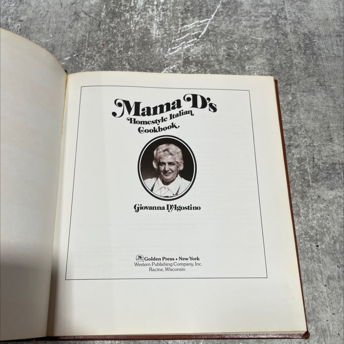 mama d's homestyle italian cookbook book, by Giovanna D'Agostino, 1975 Hardcover image 2
