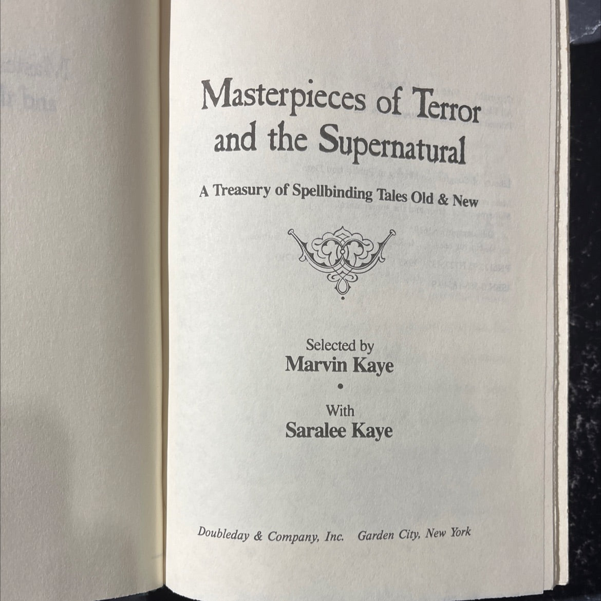 masterpieces of terror and the supernatural a treasury of spellbinding tales old & new book, by Marvin Kaye, Saralee image 2