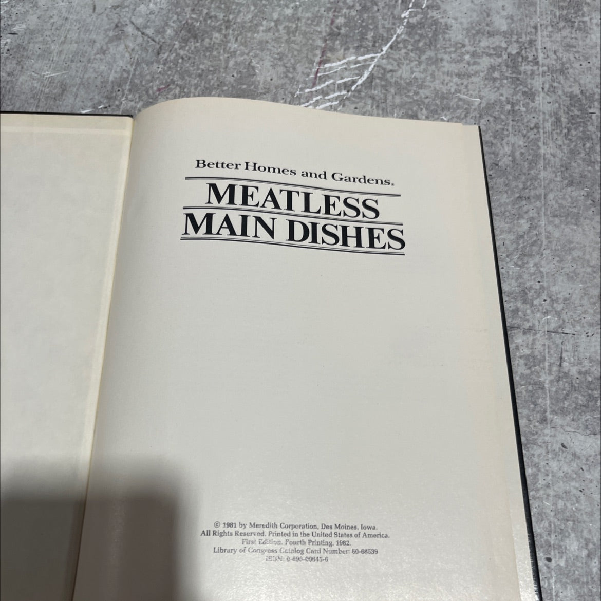 meatless main dishes book, by Meredith Corporation, 1982 Hardcover image 2
