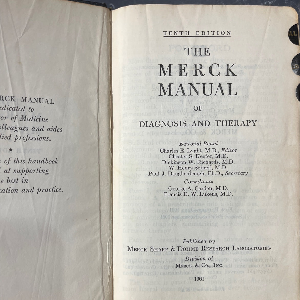 merck manual of diagnosis and therapy book, by charles e. lyght, m.d., 1961 Hardcover image 2