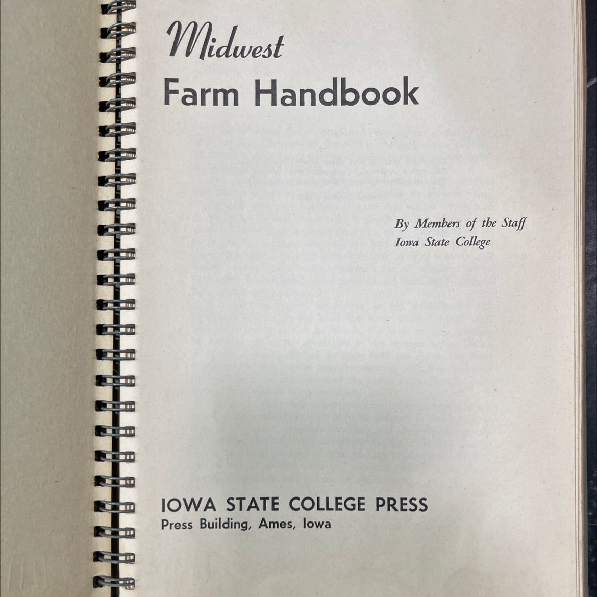 midwest farm handbook book, by members of the staff iowa state college, 1950 Hardcover image 2