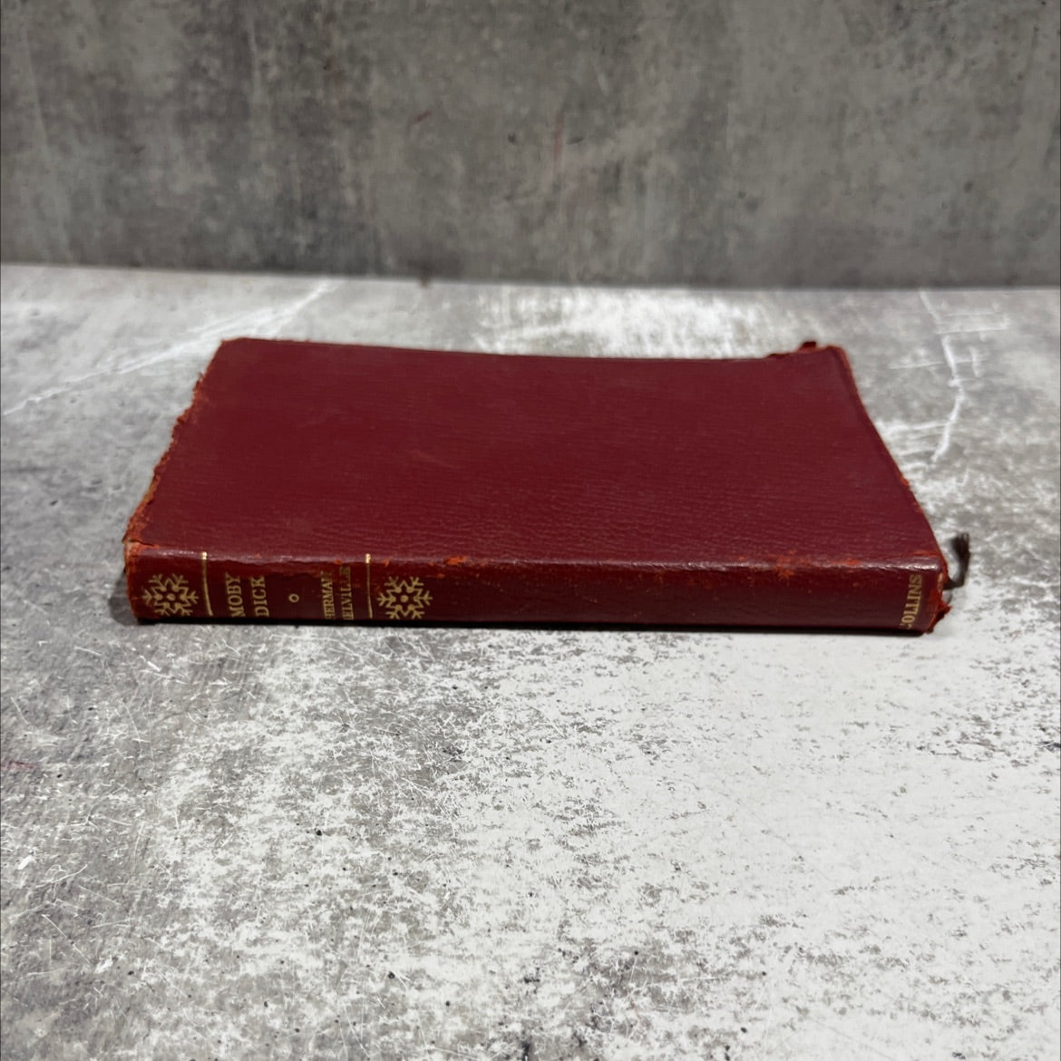 moby dick or the white whale book, by herman melville, 1953 Leather image 4