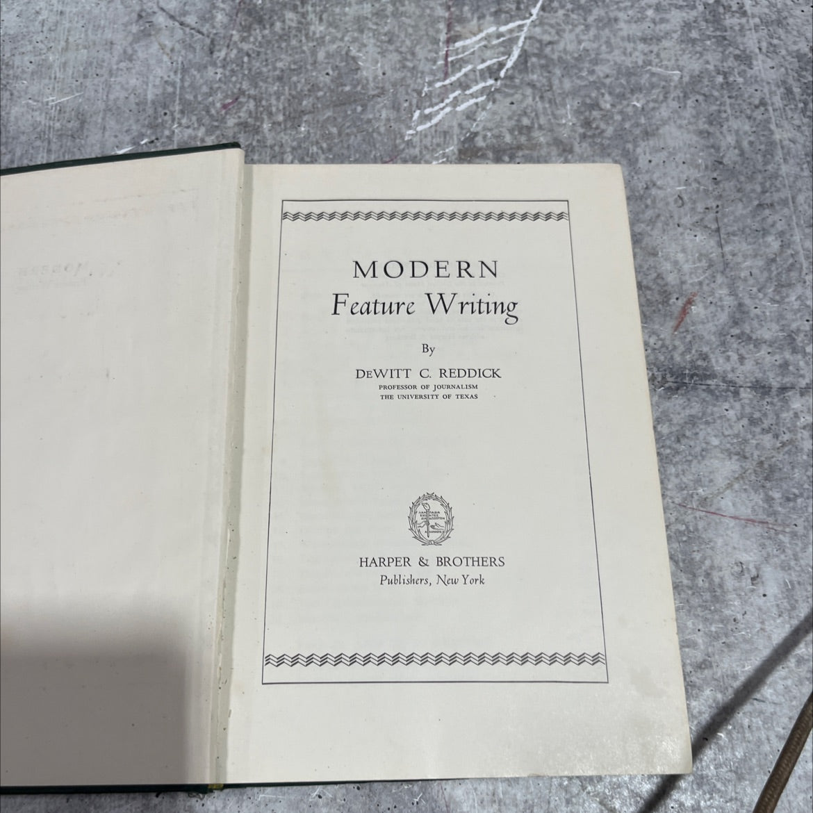 modern feature writing book, by dewitt c. reddick, 1949 Hardcover image 2