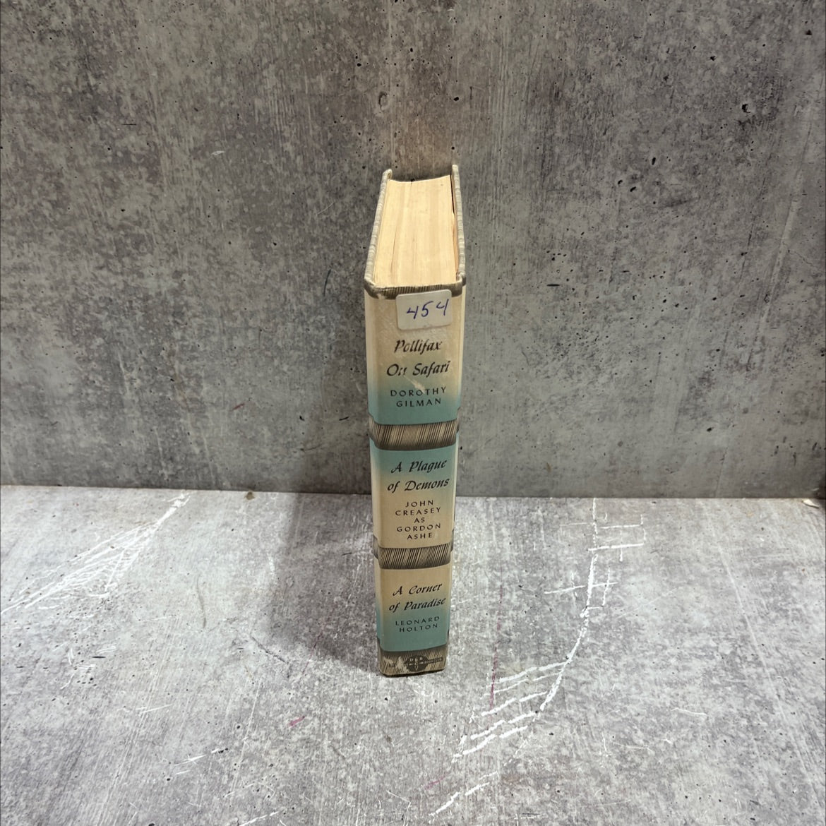 mrs. pollifax on safari book, by dorothy gilman, 1977 Hardcover image 4
