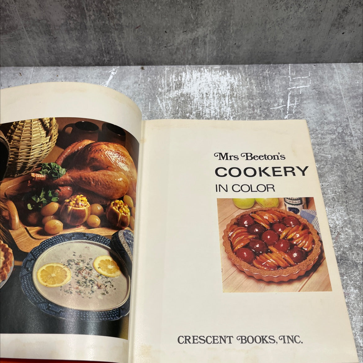 mrs beeton's cookery in color book, by unknown, 1972 Hardcover image 2