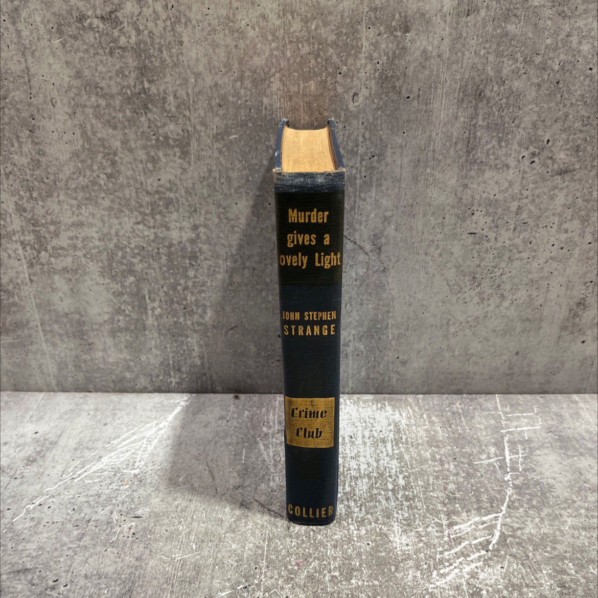 murder gives a lovely light book, by john stephen strange, 1941 Hardcover image 4