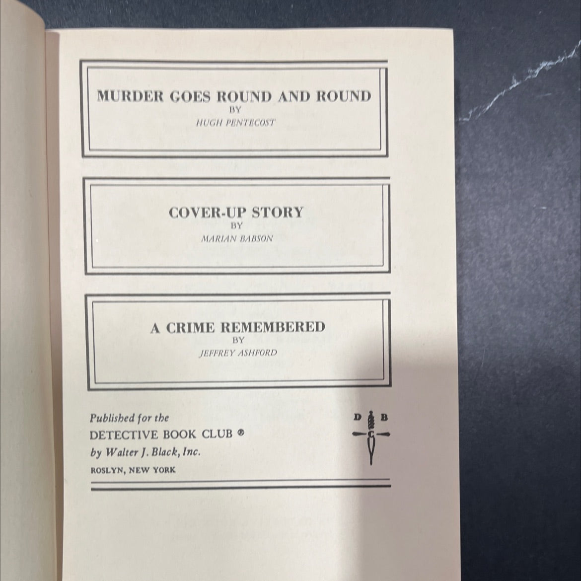 murder goes round and round book, by hugh pentecost, 1988 Hardcover image 2