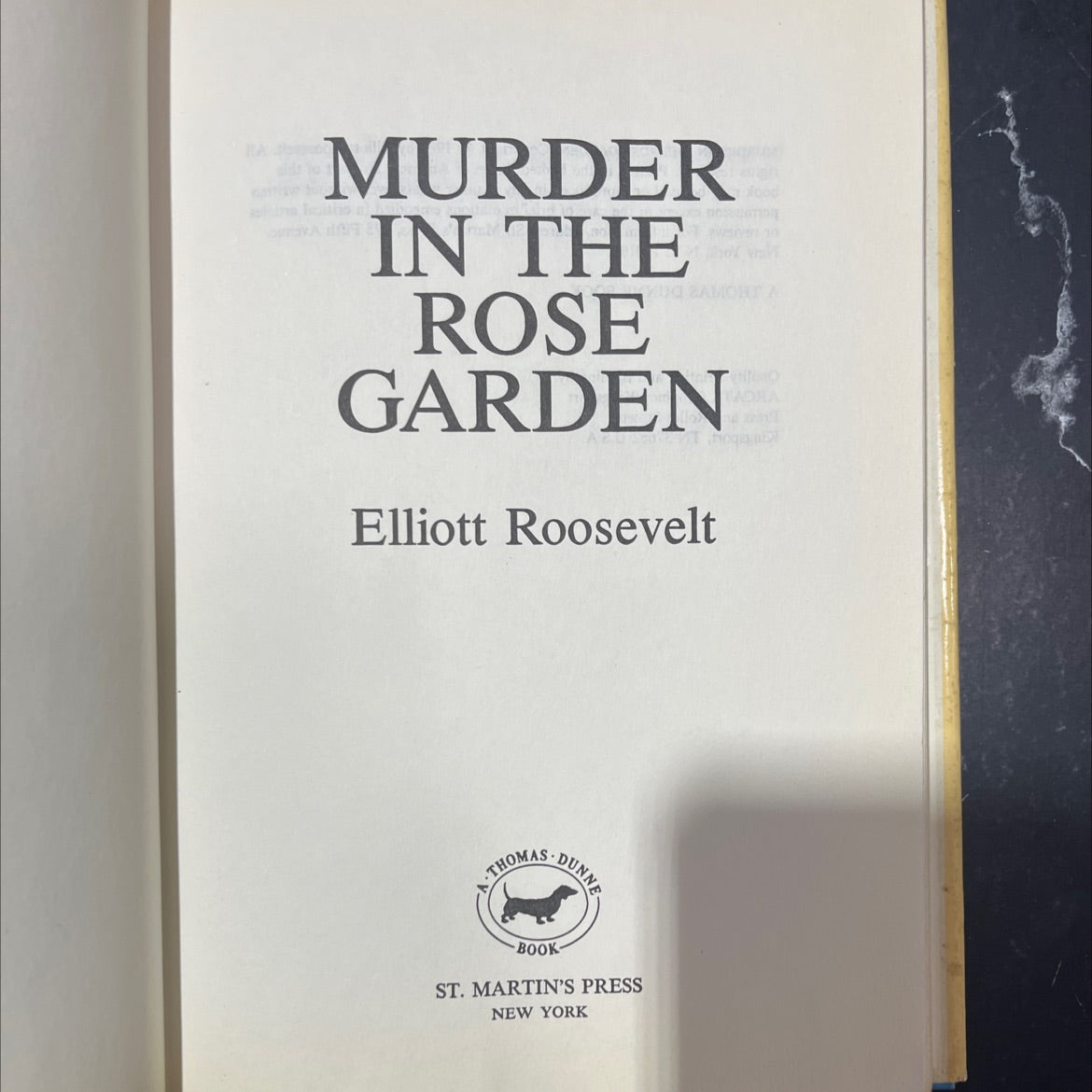 murder in the rose garden book, by Elliott Roosevelt, 1989 Hardcover image 2