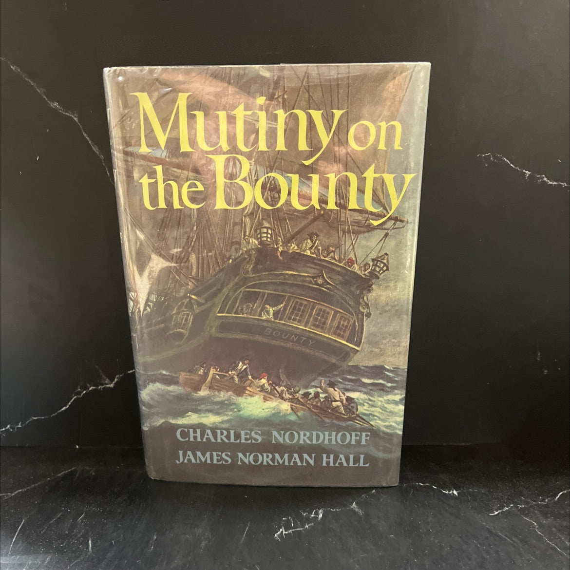 mutiny on the bounty book, by charles nordhoff and james norman hall, 1960 Hardcover image 1