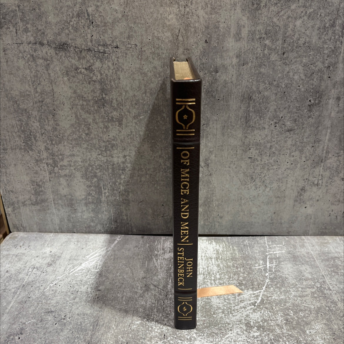 of mice and men book, by john steinbeck, 1970 Leather image 4