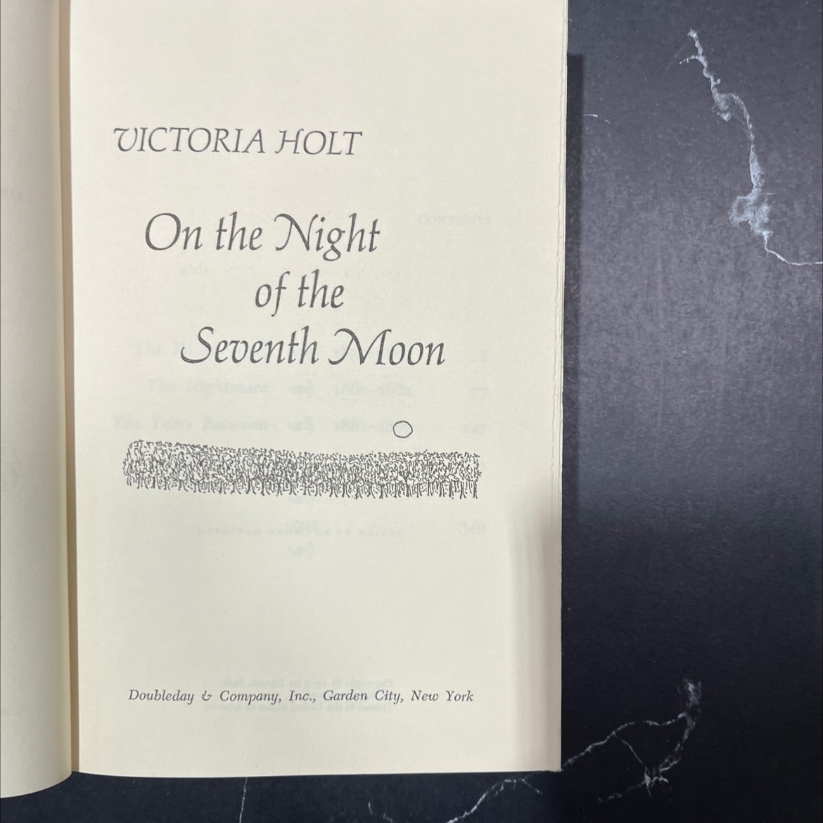 on the night of the seventh moon book, by victoria holt, 1972 Hardcover image 2