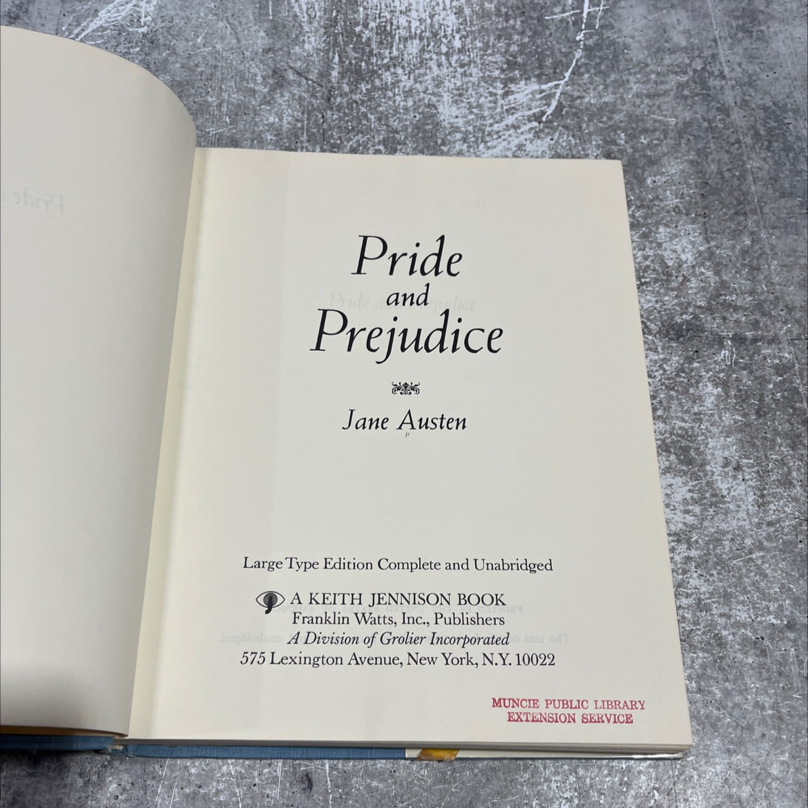 pride and prejudice book, by jane austen, 2001 Hardcover image 2