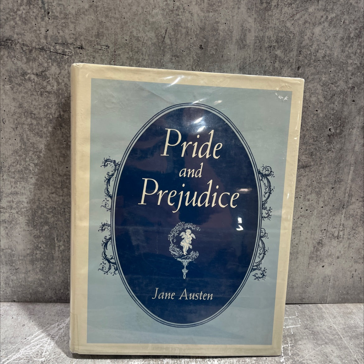 pride and prejudice book, by jane austen, 2001 Hardcover image 1