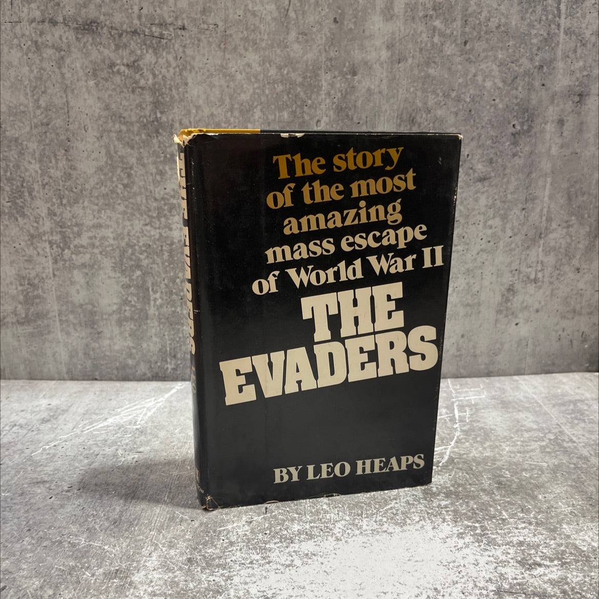 ps on the evaders book, by leo heaps, 1976 Hardcover image 1
