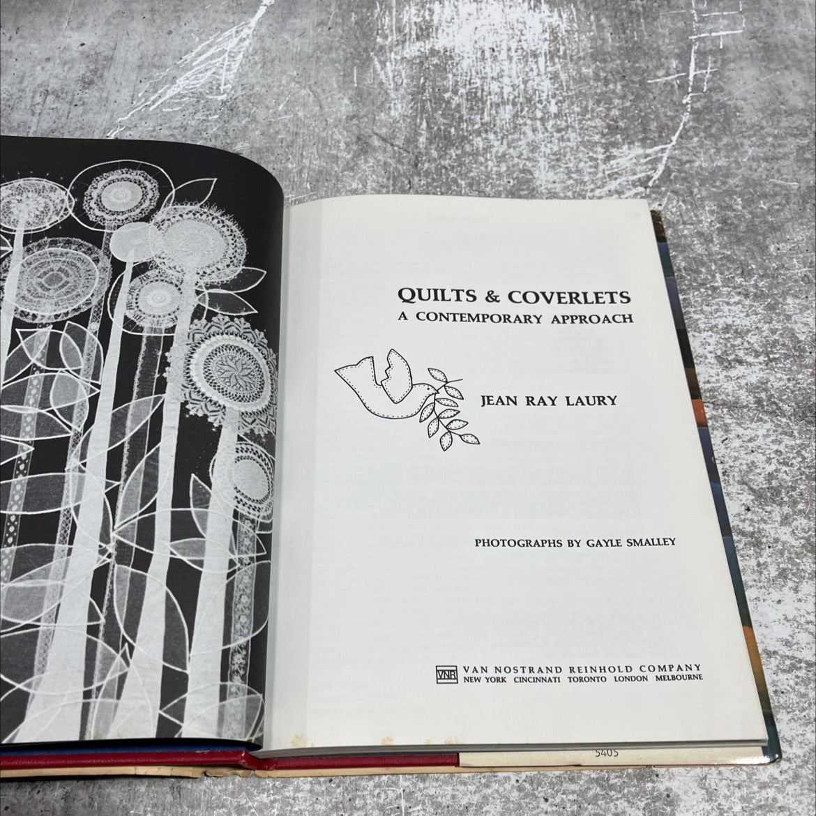quilts & coverlets a contemporary approach book, by jean ray laury, 1970 Hardcover image 2