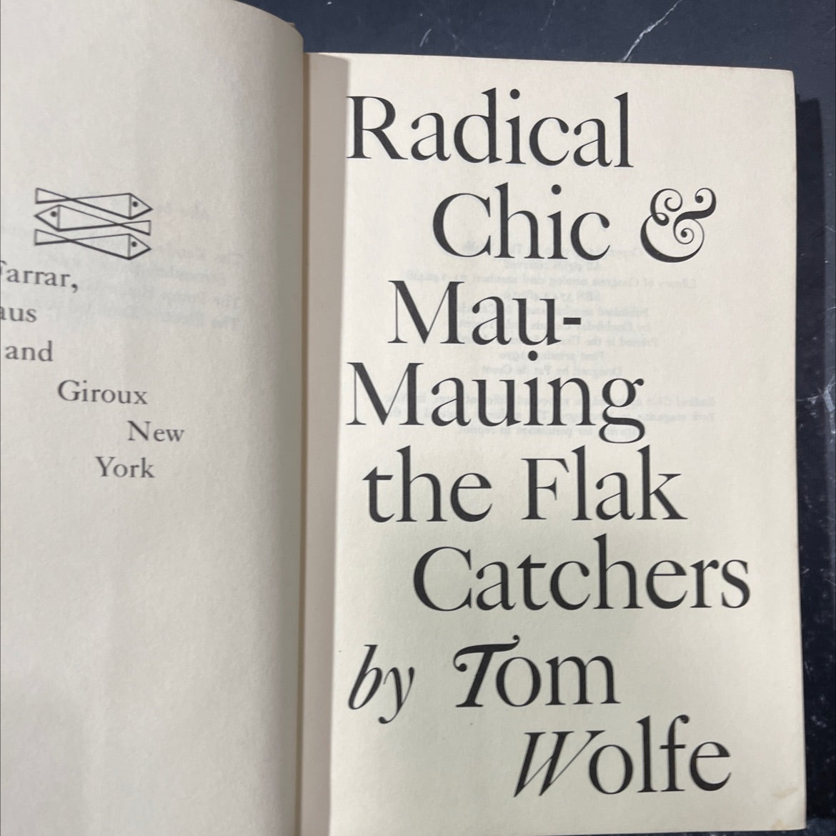 radical chic & mau-mauing the flak catchers book, by Tom Wolfe, 1970 Hardcover image 2