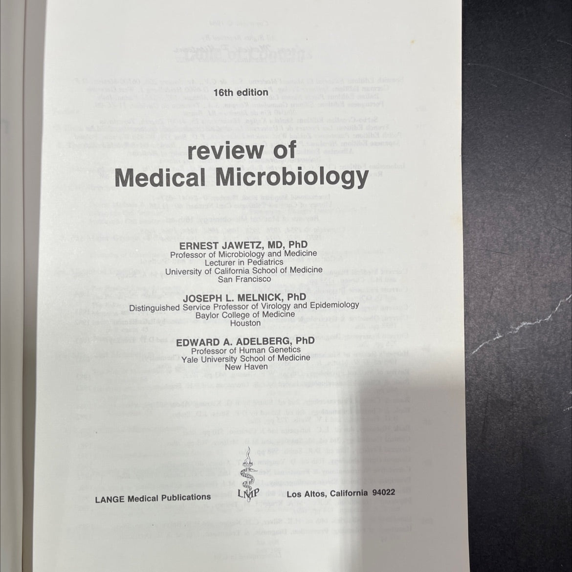 review of medical microbiology book, by ernest jawetz, joseph l. melnick, edward a. adelberg, 1984 Paperback image 2