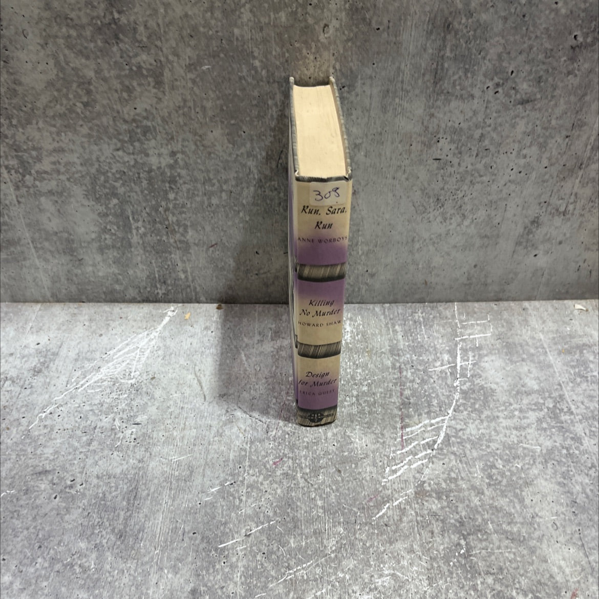 run, sara, run book, by anne worboys, 1981 Hardcover image 4