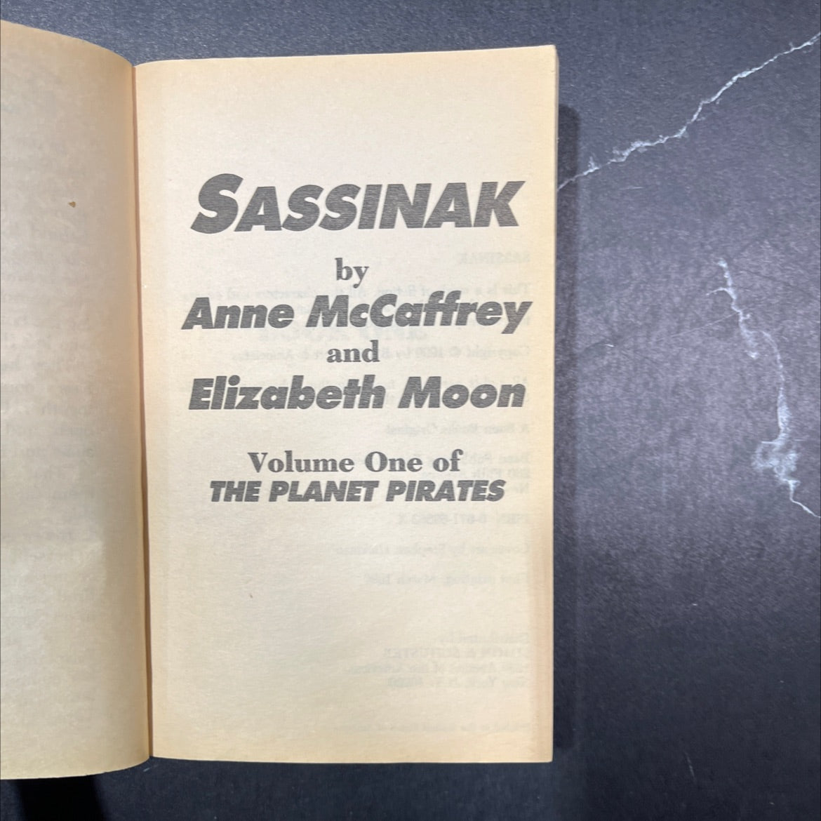sassinak book, by Anne McCaffrey, Elizabeth Moon, 1990 Paperback image 2