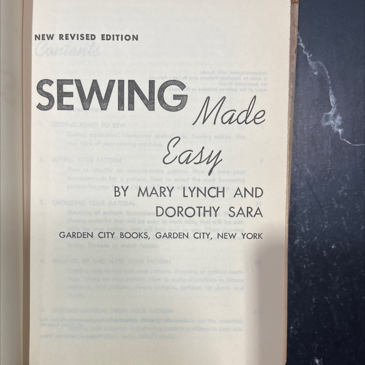 sewing made easy book, by mary lynch and dorothy sara, 1960 Hardcover image 2