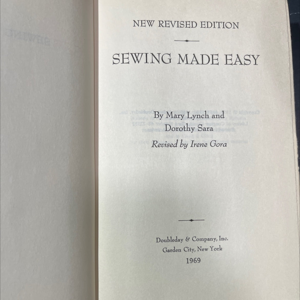 sewing made easy book, by Mary Lynch and Dorothy Sara, 1969 Hardcover image 2