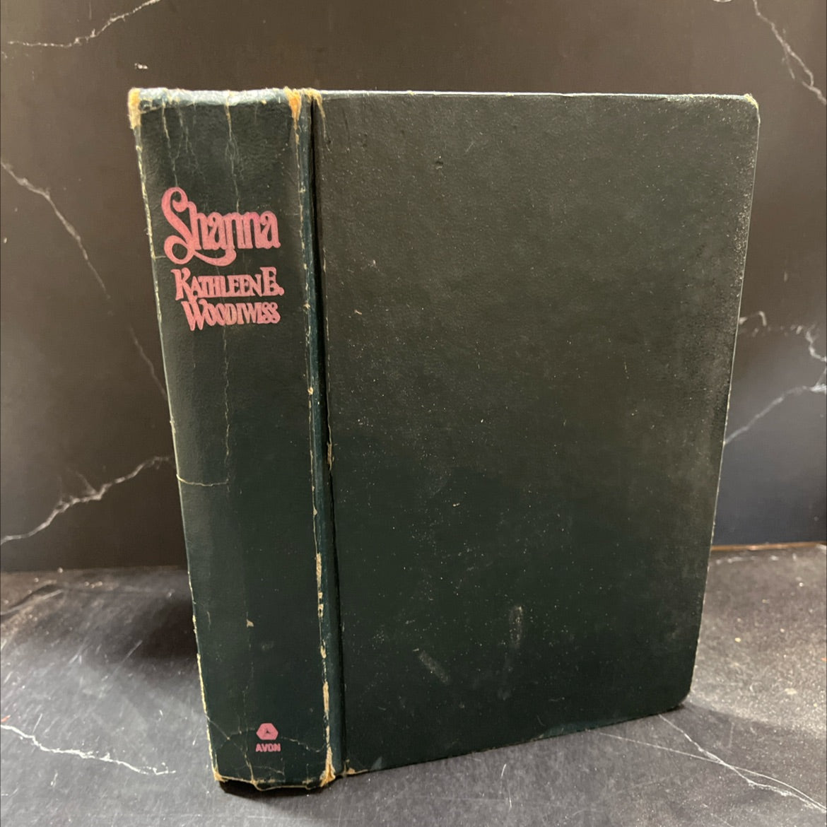 shanna book, by kathleen e. woodiwiss, 1977 Hardcover image 1