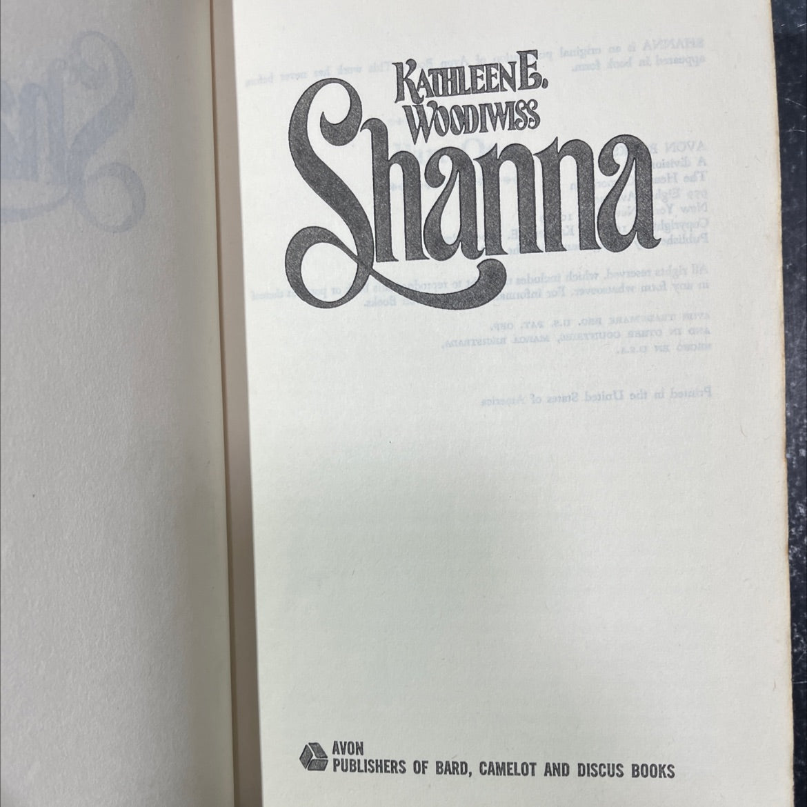 shanna book, by kathleen e. woodiwiss, 1977 Hardcover image 2
