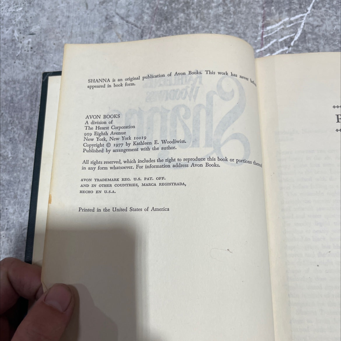 shanna book, by kathleen e. woodiwiss, 1977 Hardcover image 3