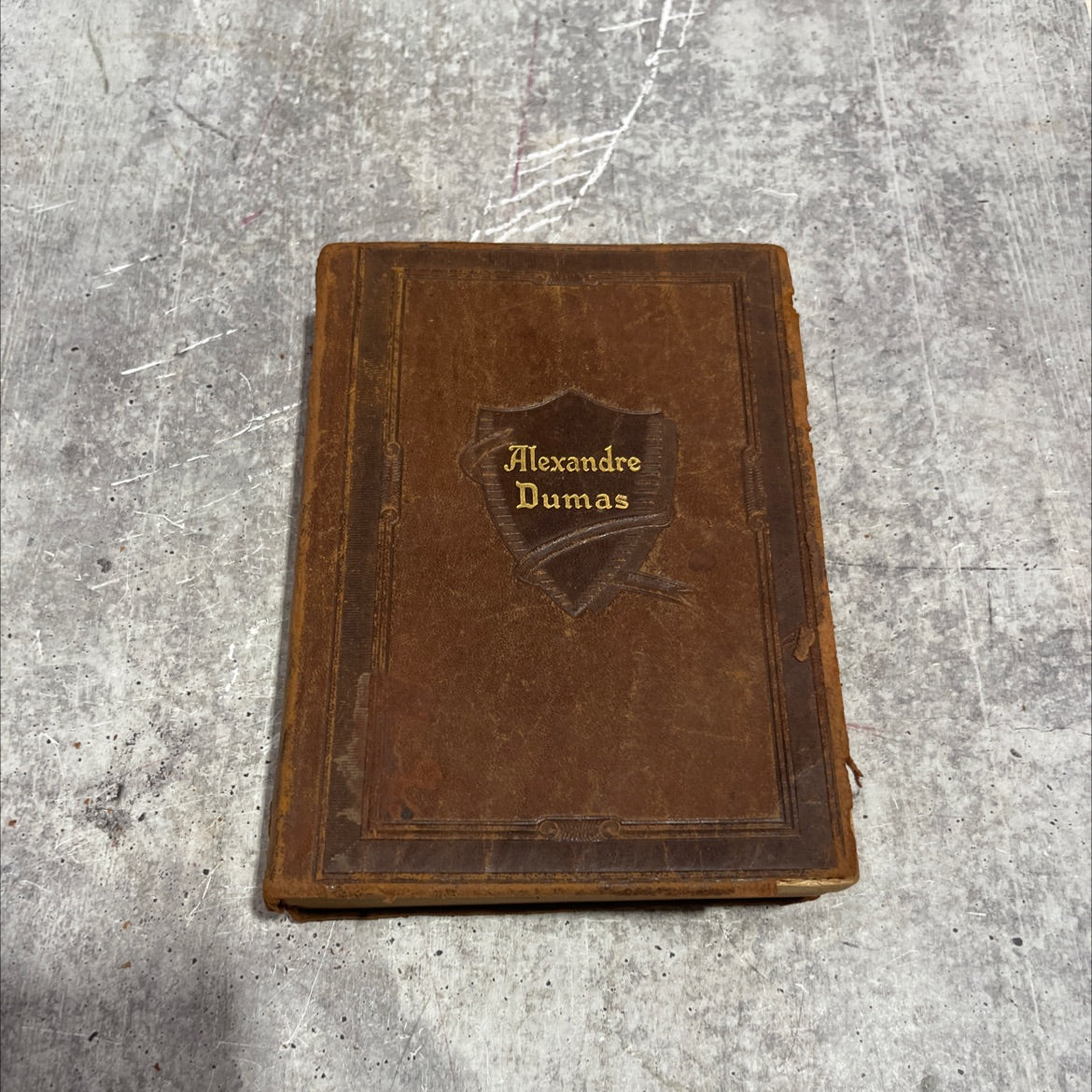 short stories book, by alexandre dumas, 1927 Leather image 1