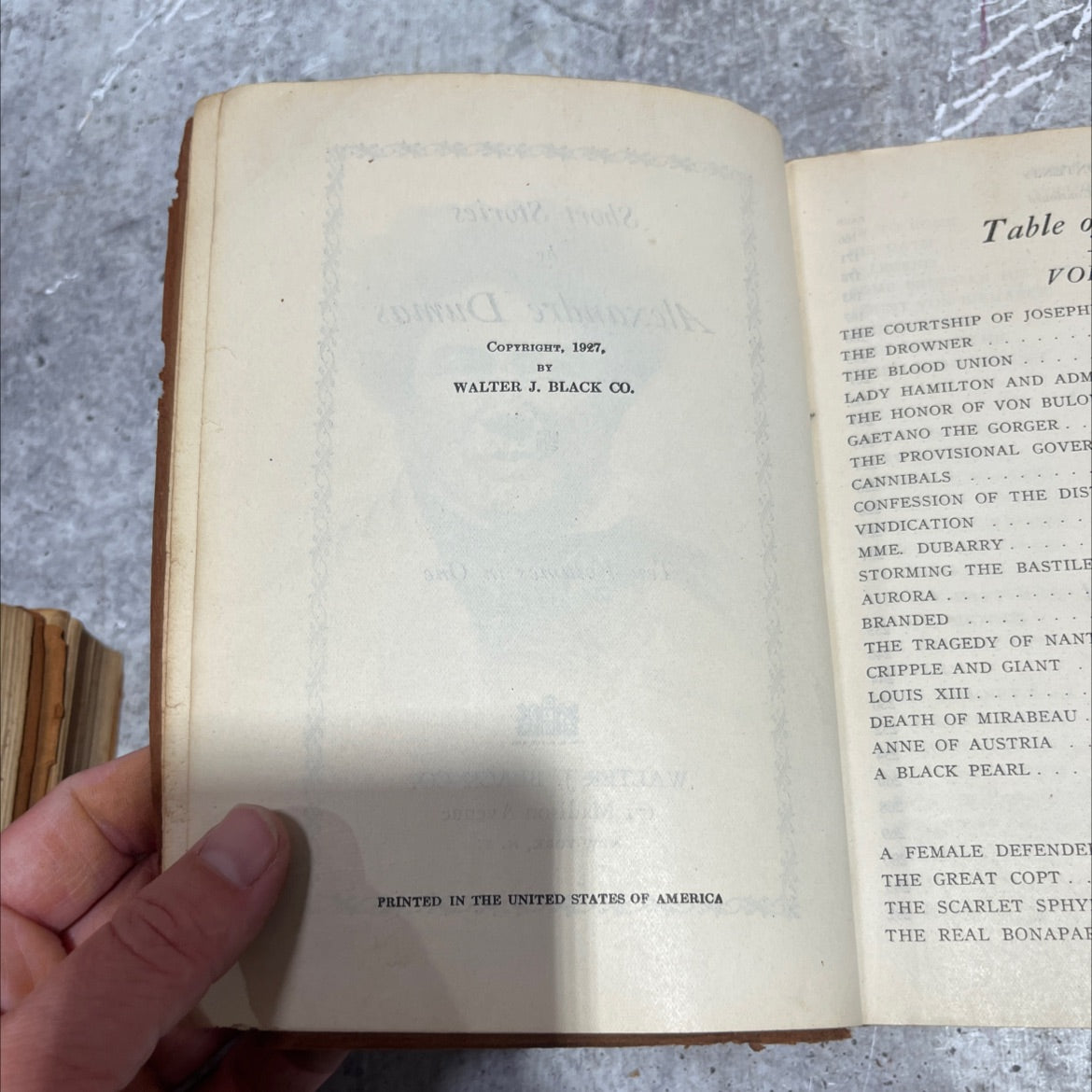 short stories book, by alexandre dumas, 1927 Leather image 3