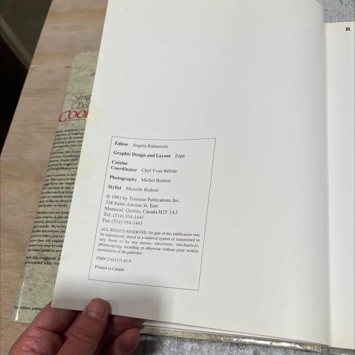 simply delicious cooking book, by unknown, 1991 Hardcover image 3