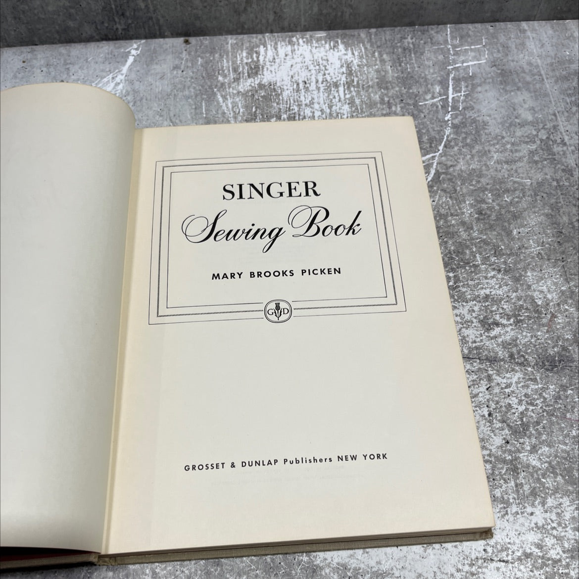 singer sewing book book, by mary brooks picken, 1949 Hardcover image 2