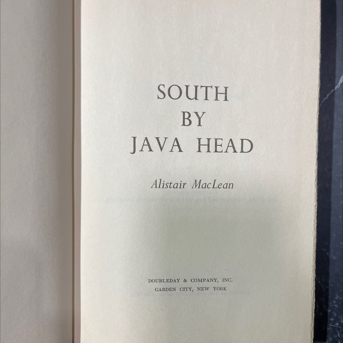 south by java head book, by Alistair MacLean, 1958 Hardcover image 2