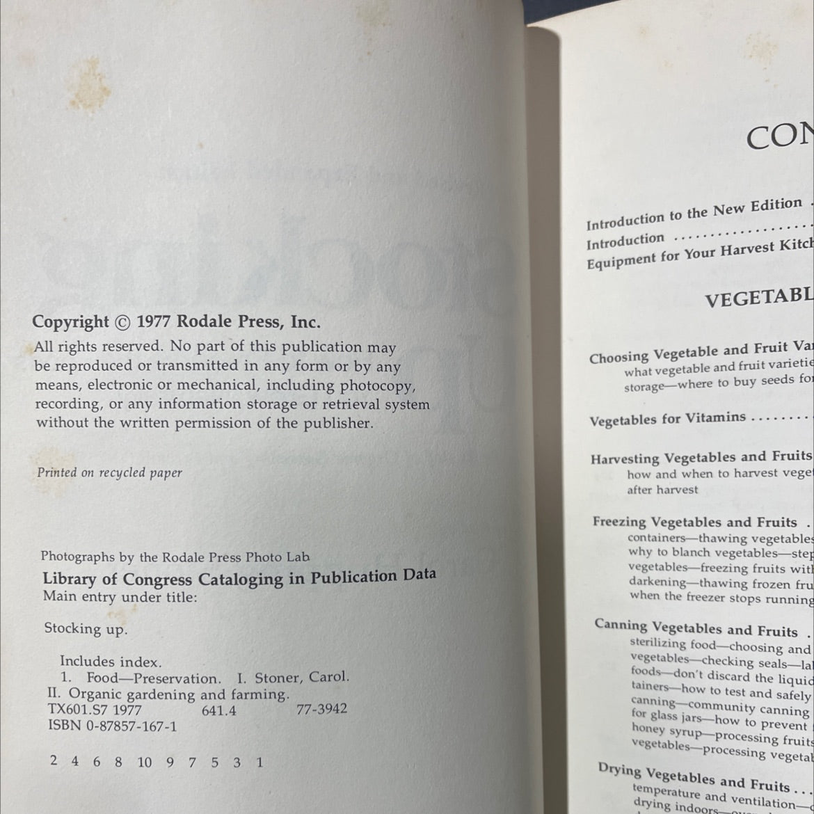 stocking up how to preserve the foods you grow, naturally book, by staff of organic gardening and farming, 1977 image 3