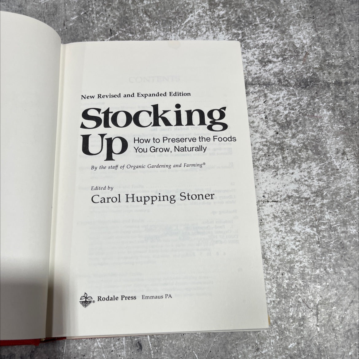 stocking up how to preserve the foods you grow, naturally book, by staff of organic gardening and farming, 1977 image 2
