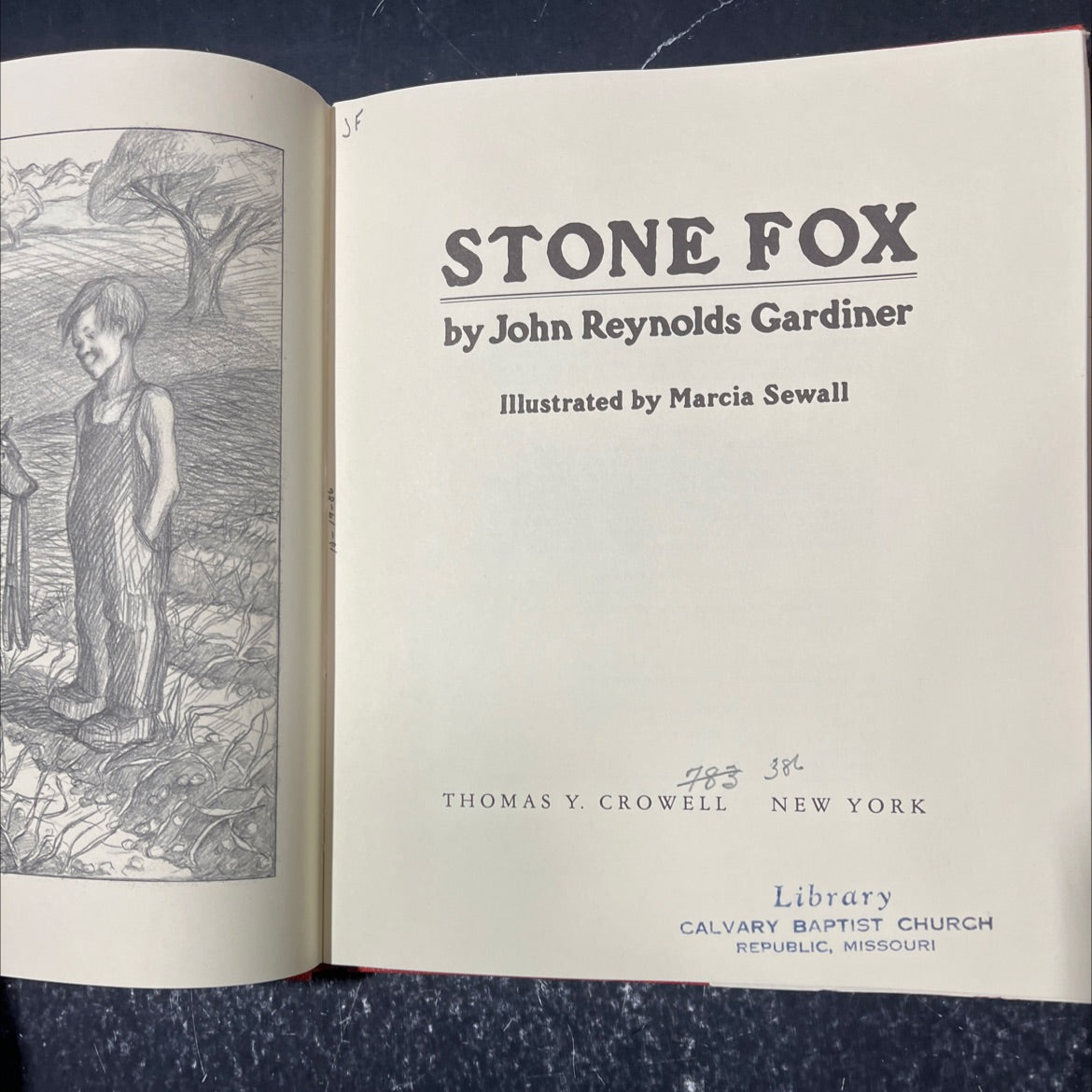 stone fox book, by John Reynolds Gardiner, 1980 Hardcover image 2