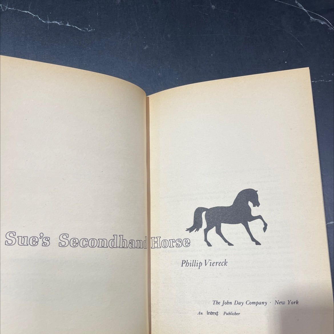 sue's secondhand horse book, by Phillip Viereck, 1973 Hardcover image 2