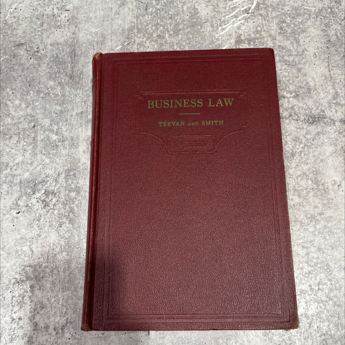 teevan and smith's business law cases text-statutes in four volumes book, by john c. teevan, len young smith, 1946 image 1
