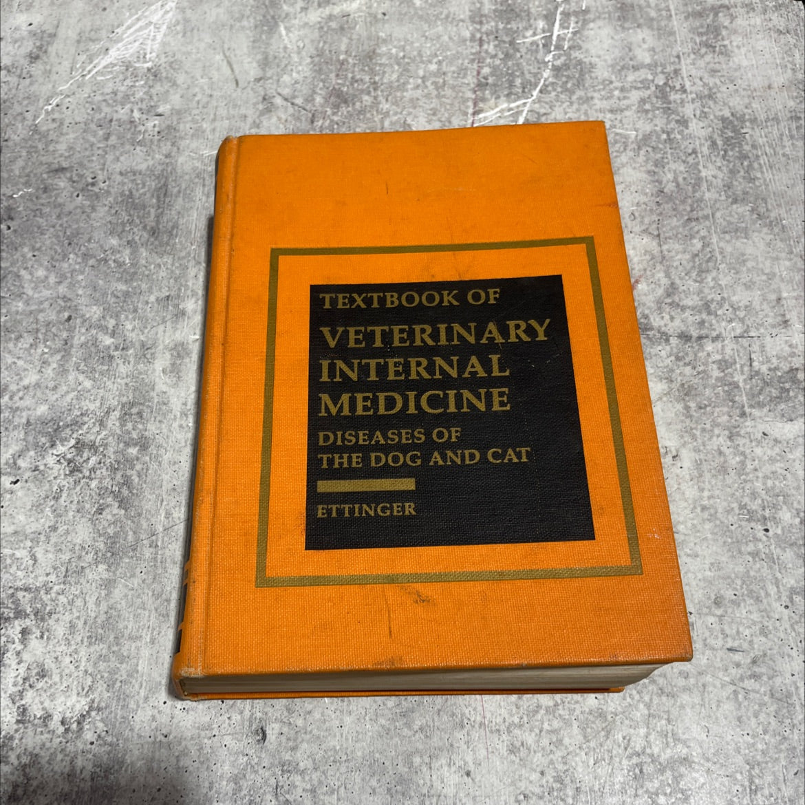 textbook of veterinary internal medicine diseases of the dog and cat book, by Stephen J. Ettinger, D.V.M., 1983 image 1